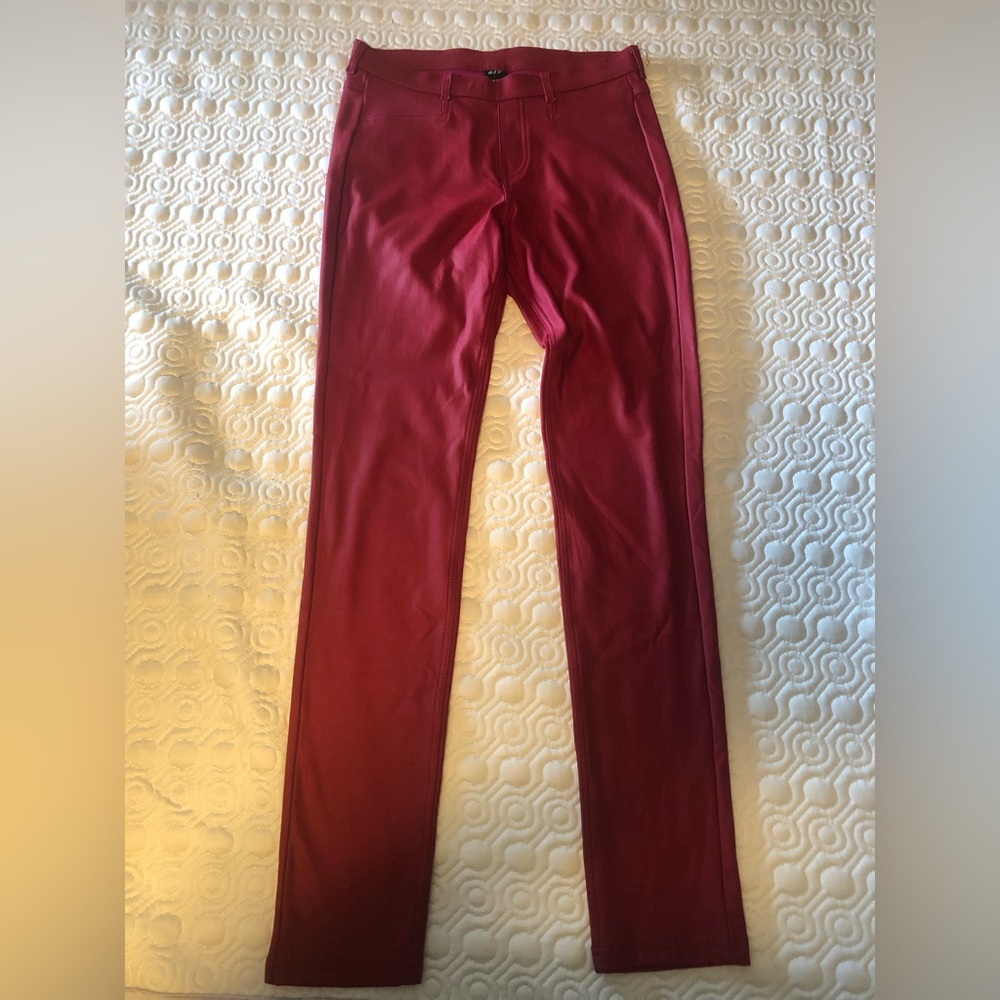 Hue fake leather red pants size small